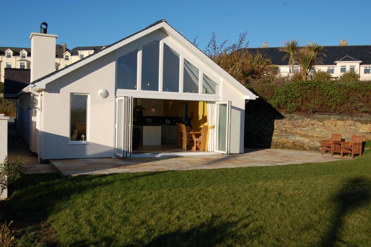 Beautiful, Modern Villa 5 Mins Walk From The Stunning Bay At Trearddur Holyhead Exterior foto
