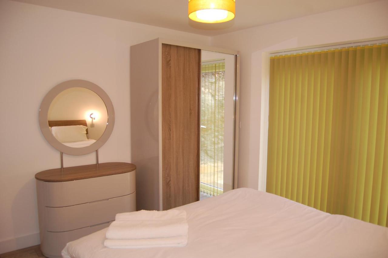 Beautiful, Modern Villa 5 Mins Walk From The Stunning Bay At Trearddur Holyhead Exterior foto